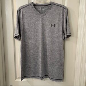 Under Armour V-Neck Heatgear Loose Fit Shirt - Gray  Mens:  Small.